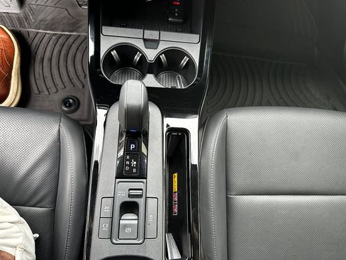 Used 2023 Toyota Prius XLE AWD/4WD image 19