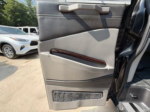 Used 2015 Chevrolet Express 2500 RWD image 99