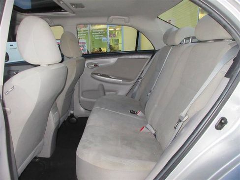 Used 2013 Toyota Corolla LE image 22