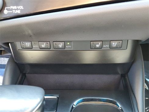 Used 2024 Lexus ES 300h w/ Premium Package image 20