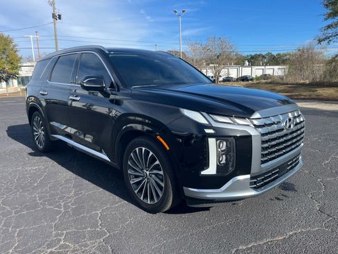 Used 2023 Hyundai Palisade Calligraphy w/ Cargo Package image 3