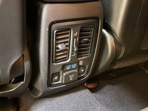 Used 2023 Dodge Durango GT image 37