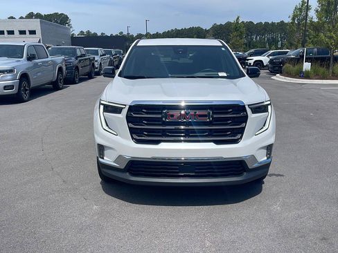 Used 2024 GMC Acadia Elevation w/ Luxury Package FWD image 2