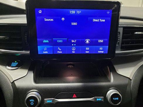 Used 2020 Ford Explorer XLT w/ Equipment Group 202A AWD/4WD image 25