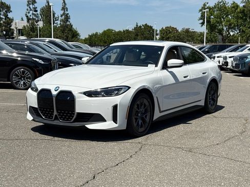 Used 2023 BMW i4 eDrive40 w/ Premium Package RWD image 2