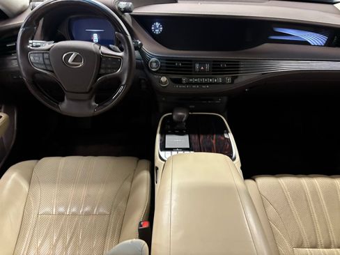 Used 2018 Lexus LS 500 w/ Luxury Package RWD image 11