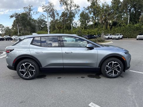 New 2026 Chevrolet Equinox EV LT image 2