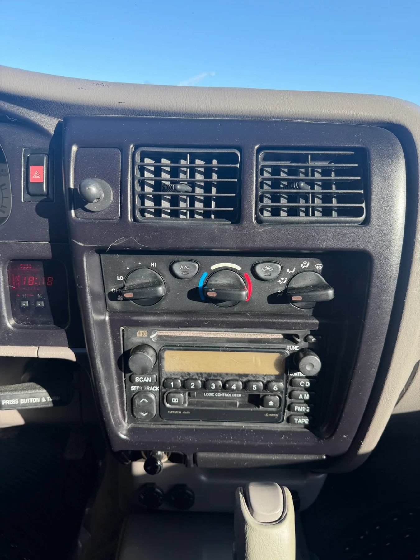 Used 2001 Toyota Tacoma PreRunner RWD image 24