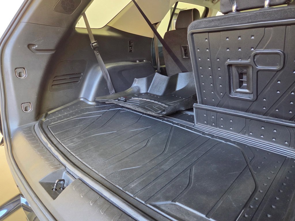 Used 2020 Chevrolet Traverse High Country w/ LPO, Floor Liner Package AWD/4WD image 17