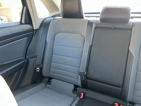 Used 2025 Volkswagen Jetta SE image 41