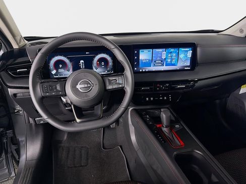 New 2026 Nissan Kicks SR FWD image 21