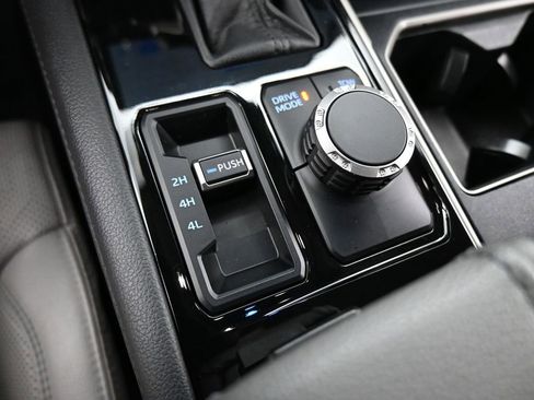 Used 2023 Toyota Tundra Limited image 15