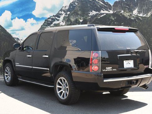 Used 2014 GMC Yukon XL Denali AWD/4WD image 9