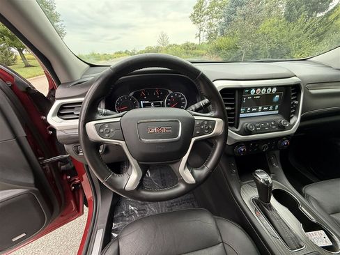 Used 2019 GMC Acadia SLT image 16