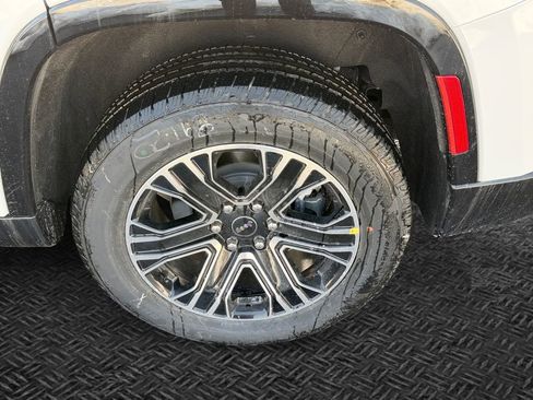 New 2026 Jeep Grand Wagoneer 4WD image 12