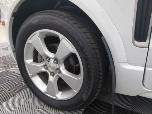 Used 2013 Chevrolet Captiva Sport LTZ FWD image 24