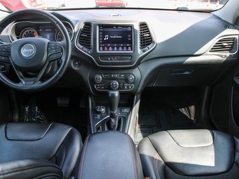 Used 2020 Jeep Cherokee Trailhawk w/ Cold Weather Group image 16