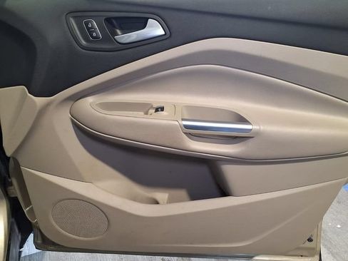Used 2017 Ford Escape SE FWD image 31