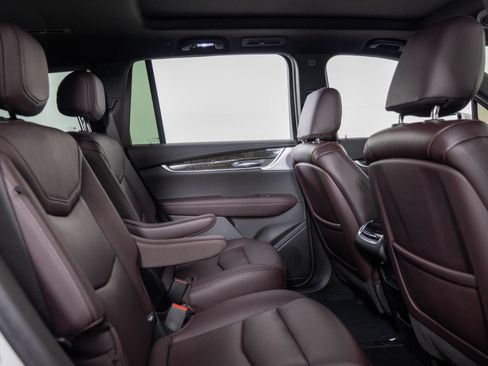 Used 2022 Cadillac XT6 Premium Luxury w/ Technology Package image 27