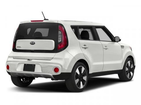 Used 2018 Kia Soul + image 2