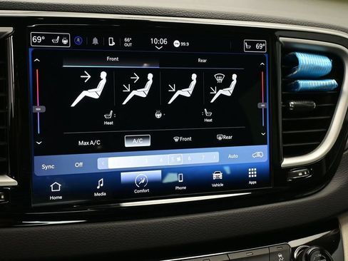 Used 2022 Chrysler Pacifica Touring-L FWD image 27