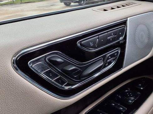Used 2021 Lincoln Navigator L Reserve w/ Luxury Package AWD/4WD image 18