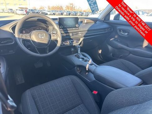 Used 2025 Honda HR-V LX image 12