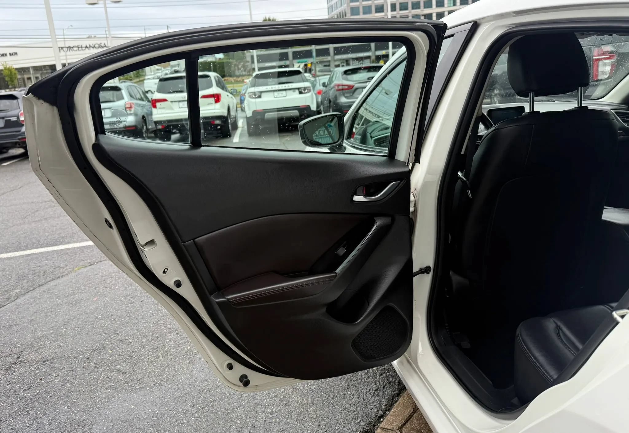 Used 2018 MAZDA MAZDA3 Touring FWD image 25