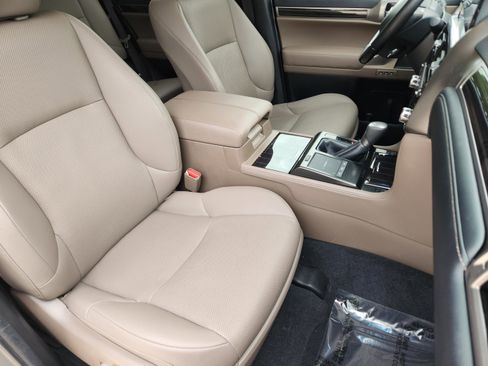 Used 2022 Lexus GX 460 Premium w/ Accessory Package AWD/4WD image 6