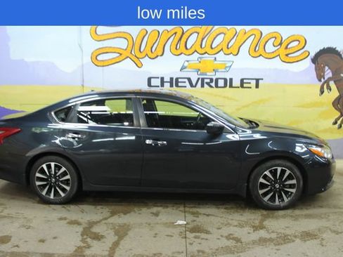 Used 2018 Nissan Altima 2.5 SV FWD image 1