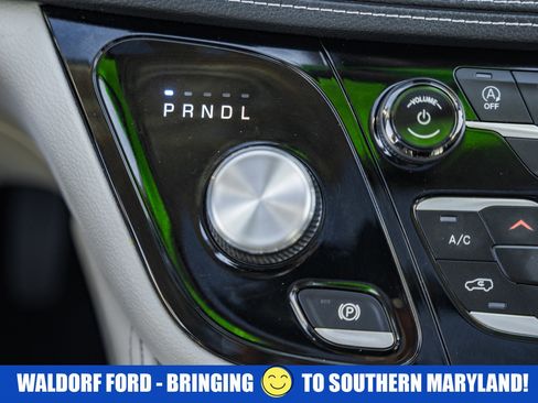 Used 2023 Chrysler Pacifica Limited image 26