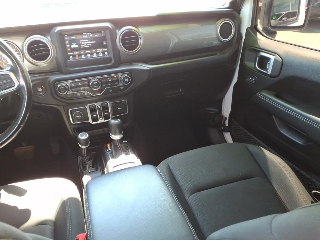 Used 2019 Jeep Wrangler Unlimited Sahara w/ Cold Weather Group AWD/4WD image 17