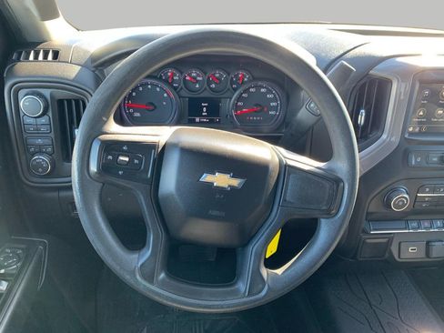 Used 2019 Chevrolet Silverado 1500 Custom w/ Custom Convenience Package image 4