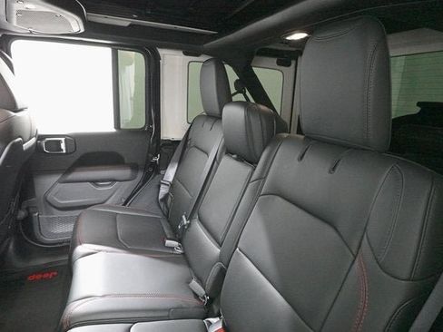 Used 2025 Jeep Wrangler Unlimited Rubicon image 24