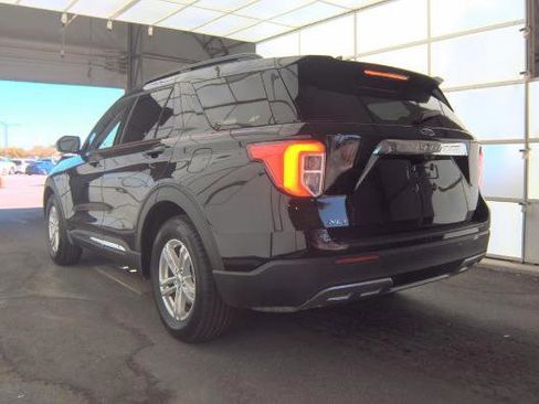 Used 2023 Ford Explorer XLT w/ Equipment Group 202A image 6