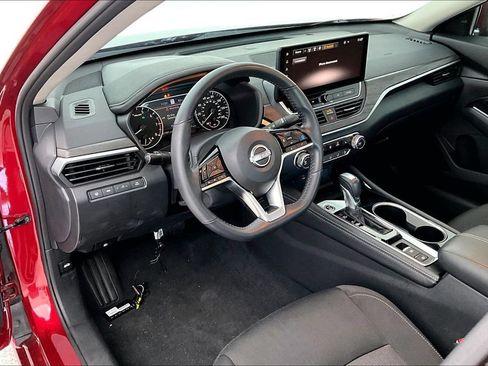 Used 2023 Nissan Altima 2.5 SV w/ SV Premium Package FWD image 15