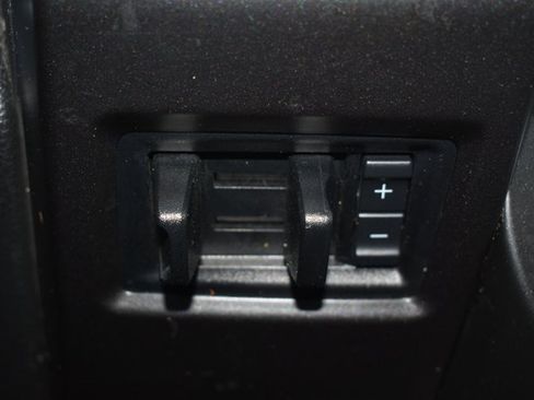 Used 2021 Ford Expedition Limited image 26