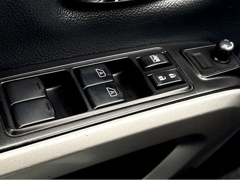 Certified 2023 Nissan Titan SV RWD image 25