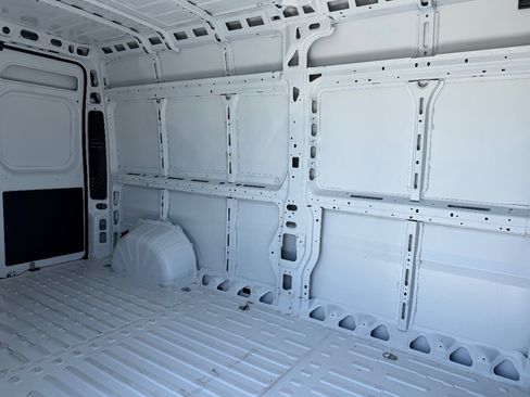 Used 2024 RAM ProMaster 2500 w/ Safety Group FWD image 11