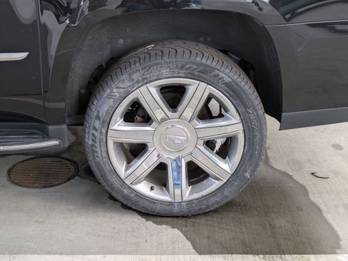 Used 2019 Cadillac Escalade ESV Luxury AWD/4WD image 4