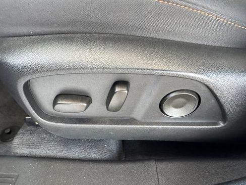 Used 2025 Chevrolet Equinox ACTIV w/ Safety and Technology Package FWD image 19