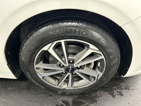 Certified 2023 Kia Forte LXS FWD image 8