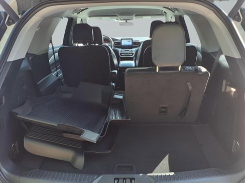 Used 2022 Ford Explorer XLT w/ Equipment Group 202A image 25