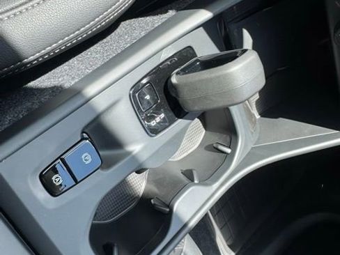 New 2025 Volvo XC40 B5 Core w/ Protection Package image 24