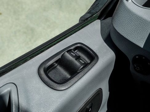 Used 2015 Ford Transit 150 XLT image 42