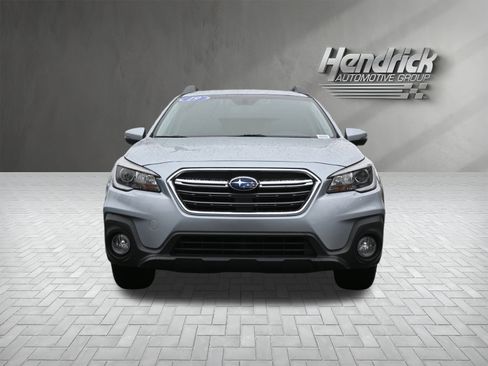 Used 2019 Subaru Outback 2.5i Limited image 3