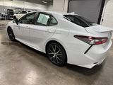 Used 2022 Toyota Camry SE image 5