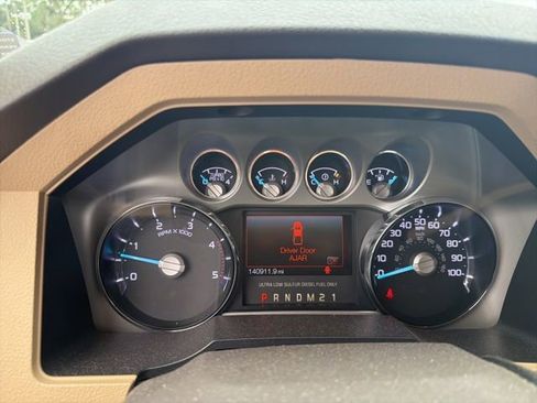 Used 2016 Ford F250 Lariat w/ Lariat Interior Package image 8