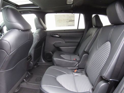 New 2026 Toyota Highlander XSE AWD/4WD image 15