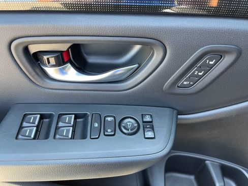 Used 2025 Honda Pilot Elite image 12